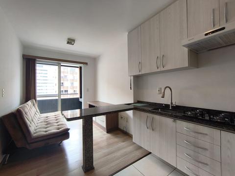 Apartamento para locacao no Centro em Curitiba com 33,6m² por R$ 1.850,00