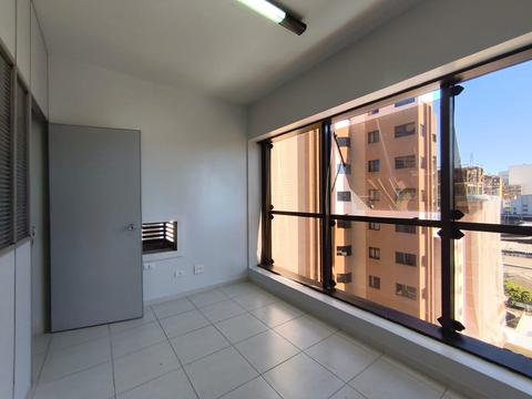Salas/Conjuntos para locacao no Centro em Curitiba com 29,86m² por R$ 1.100,00