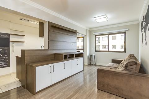 Apartamento para locacao no Capão Raso em Curitiba com 99,36m² por R$ 4.500,00