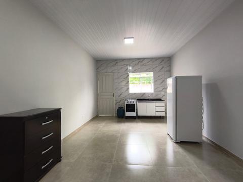 Casa Residencial para locacao no Uberaba em Curitiba com 28,8m² por R$ 1.200,00