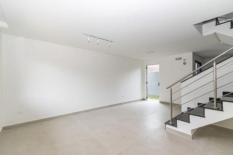 Sobrado para locacao no Boqueirão em Curitiba com 118,82m² por R$ 5.700,00