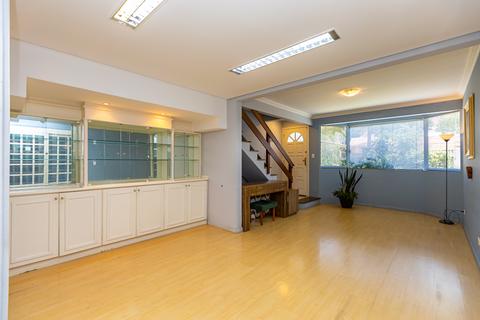 Sobrado para locacao no Bacacheri em Curitiba com 168,9m² por R$ 4.900,00