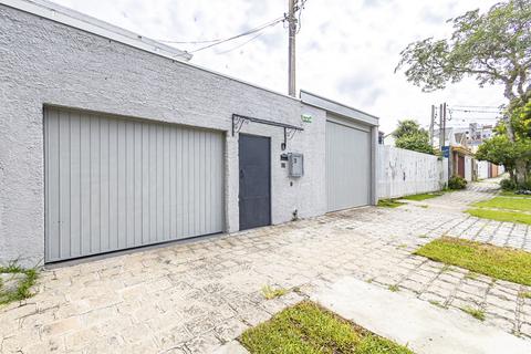 Apartamento para locacao no Hugo Lange em Curitiba com 74m² por R$ 4.200,00