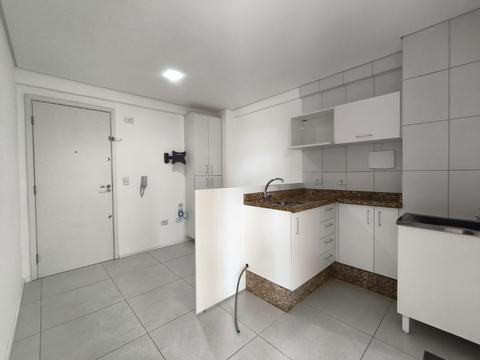 Apartamento para locacao no Centro em Curitiba com 26,25m² por R$ 1.500,00