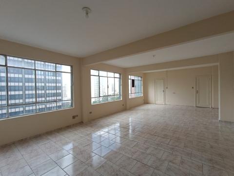 Salas/Conjuntos para locacao no Centro em Curitiba com 56,13m² por R$ 1.300,00