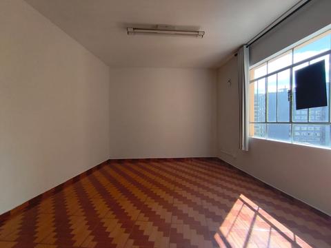Salas/Conjuntos para locacao no Centro em Curitiba com 36,7m² por R$ 1.750,00