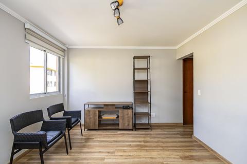 Apartamento para locacao no Centro Cívico em Curitiba com 53m² por R$ 2.700,00