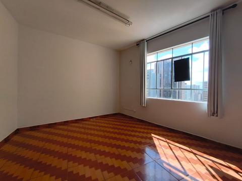Salas/Conjuntos para locacao no Centro em Curitiba com 36,7m² por R$ 1.750,00