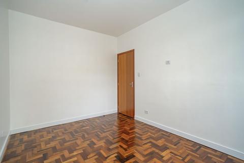 Apartamento para locacao no Centro em Curitiba com 108,23m² por R$ 3.000,00