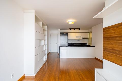 Apartamento para locacao no Centro em Curitiba com 82,76m² por R$ 4.500,00