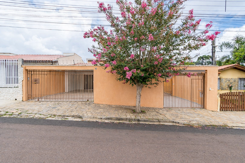Casa Residencial para locacao no Guabirotuba em Curitiba com 252m² por R$ 4.000,00