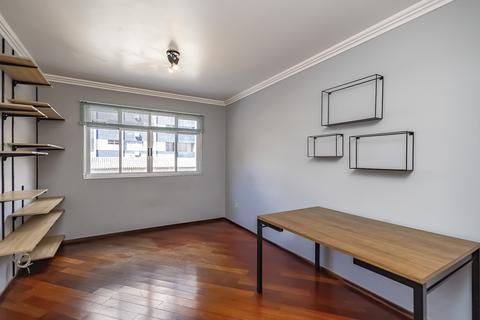 Apartamento para locacao no Centro em Curitiba com 58,73m² por R$ 2.200,00