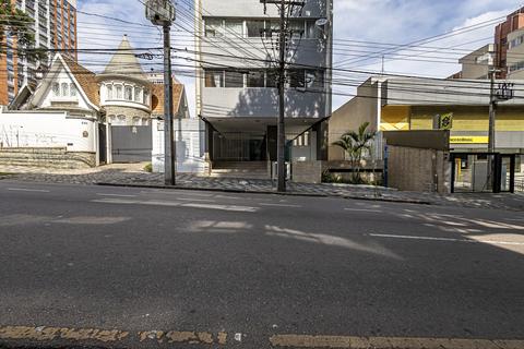 Apartamento para locacao no Centro em Curitiba com 70,81m² por R$ 2.400,00