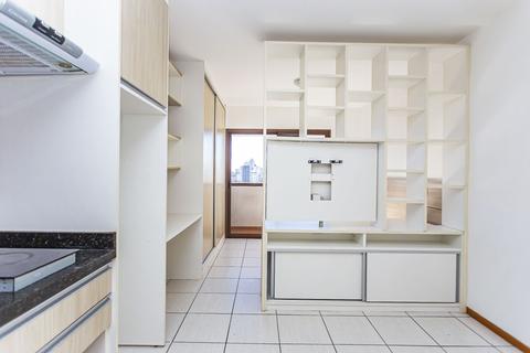 Apartamento para locacao no Centro em Curitiba com 27,29m² por R$ 1.900,00