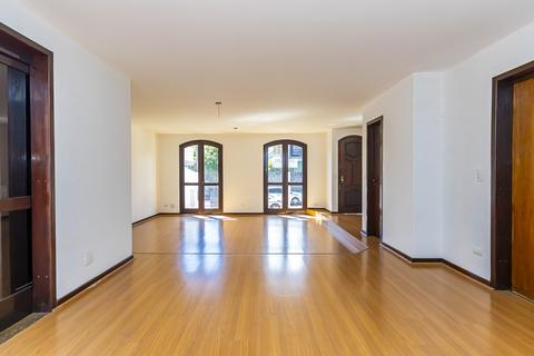 Casa Residencial para locacao no São Lourenço em Curitiba com 190,1m² por R$ 7.500,00