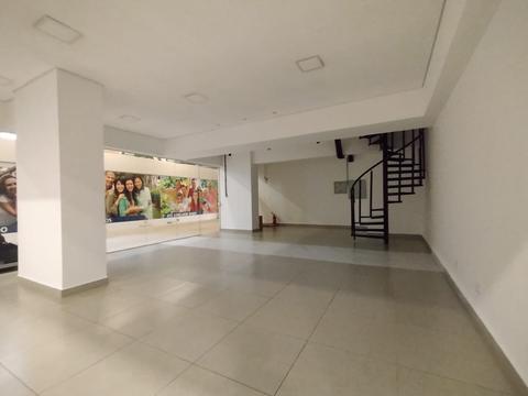 Loja para locacao no Centro em Curitiba com 149,27m² por R$ 2.400,00