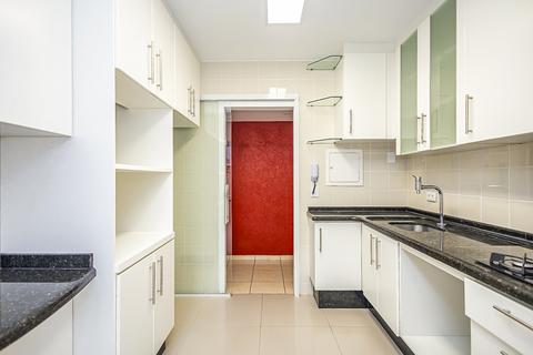 Apartamento para locacao no Cabral em Curitiba com 122,7m² por R$ 3.500,00