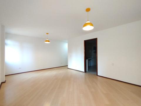 Apartamento para locacao no Centro em Curitiba com 110m² por R$ 3.200,00