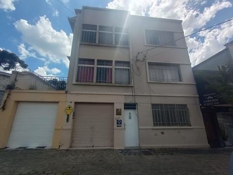 Apartamento para locacao no Centro em Curitiba com 90m² por R$ 1.700,00