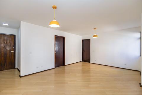 Apartamento para locacao no Centro em Curitiba com 110m² por R$ 2.990,00