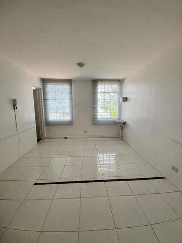 Salas/Conjuntos para locacao no Vista Alegre em Curitiba com 26,47m² por R$ 700,00