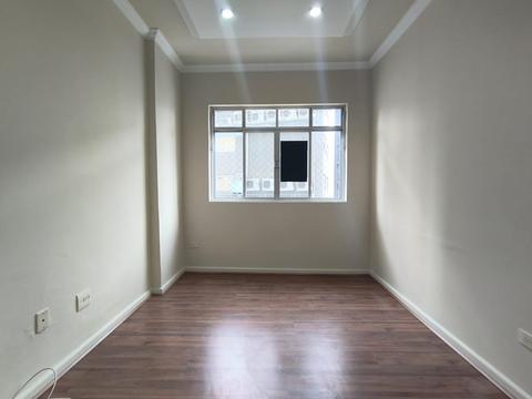 Apartamento para locacao no Centro em Curitiba com 43m² por R$ 1.900,00